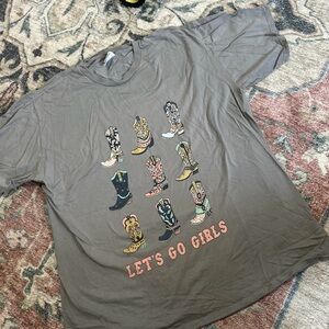 SHEIN Gray Graphic Tee with Colorful Boots
